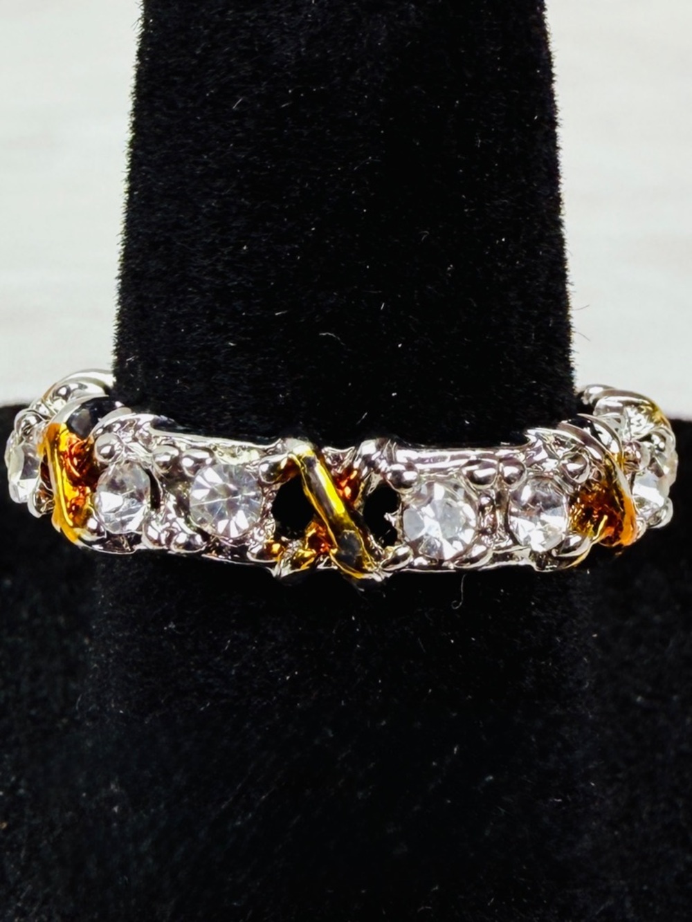 Beautiful size 6 silvertone, bling bronze tone crisscross accent ring